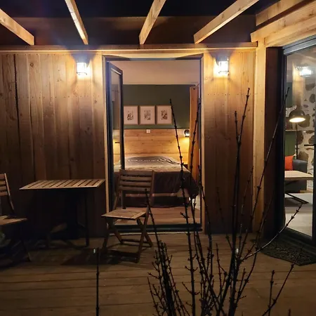 La Maisonnette Sous Le Cerisier *