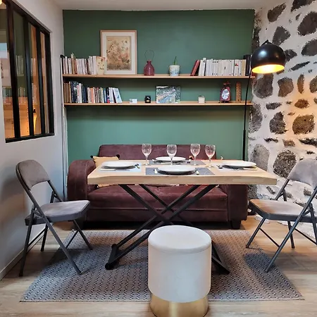 La Maisonnette Sous Le Cerisier Dağ evi Bergonne